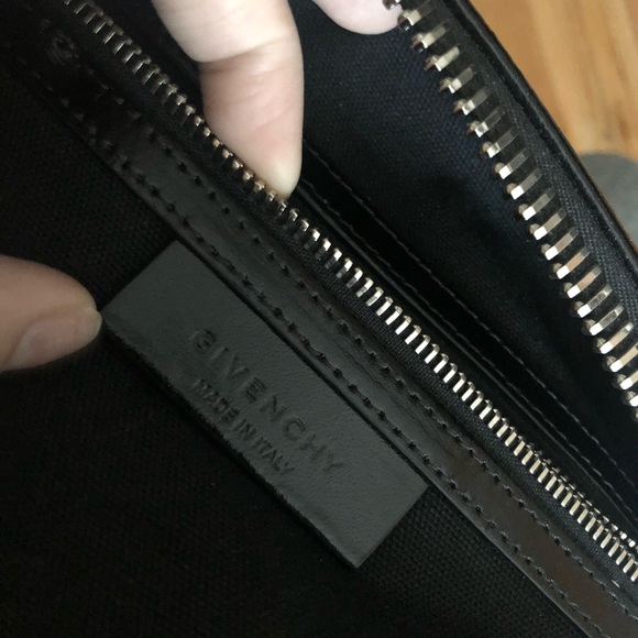 SOLD❌Givenchy Antigona size Small - Picture 6 of 8